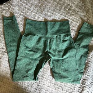 Emerald Green Seamless Women’s Athletic Leggings Size M